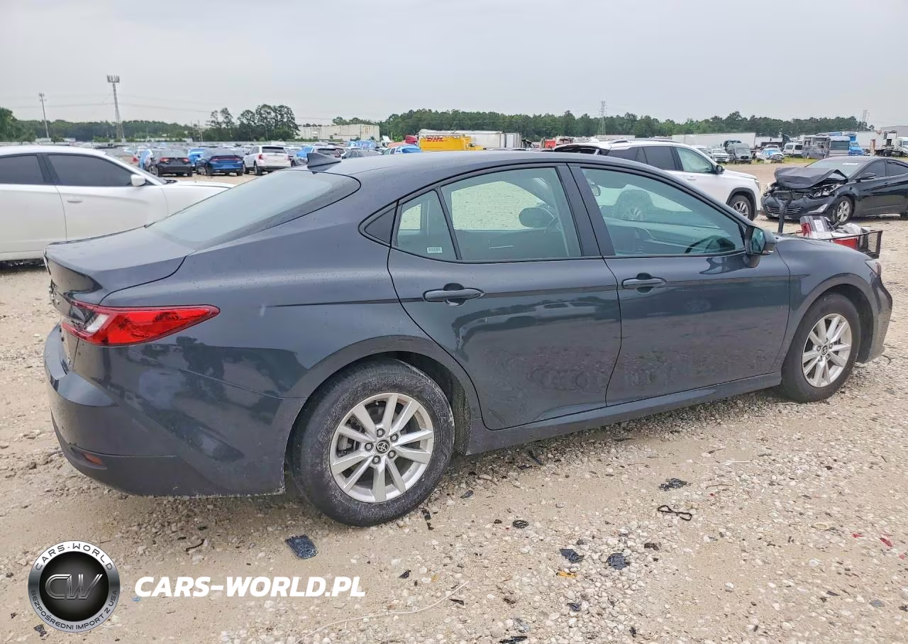 2025 Toyota Camry Le VIN:4T1DAACK3SU136826 - 3