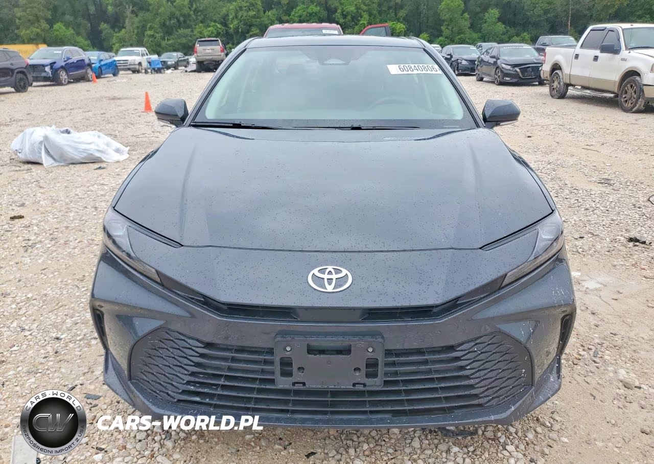2025 Toyota Camry Le VIN:4T1DAACK3SU136826 - 5