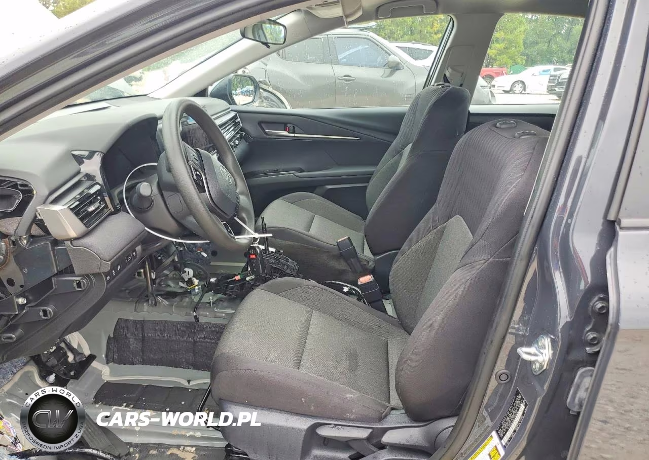 2025 Toyota Camry Le VIN:4T1DAACK3SU136826 - 7