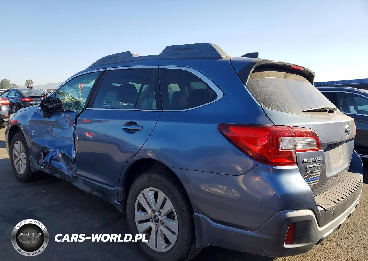 2018 Subaru Outback 2.5I Premium VIN:4S4BSAHC4J3303561 - 2