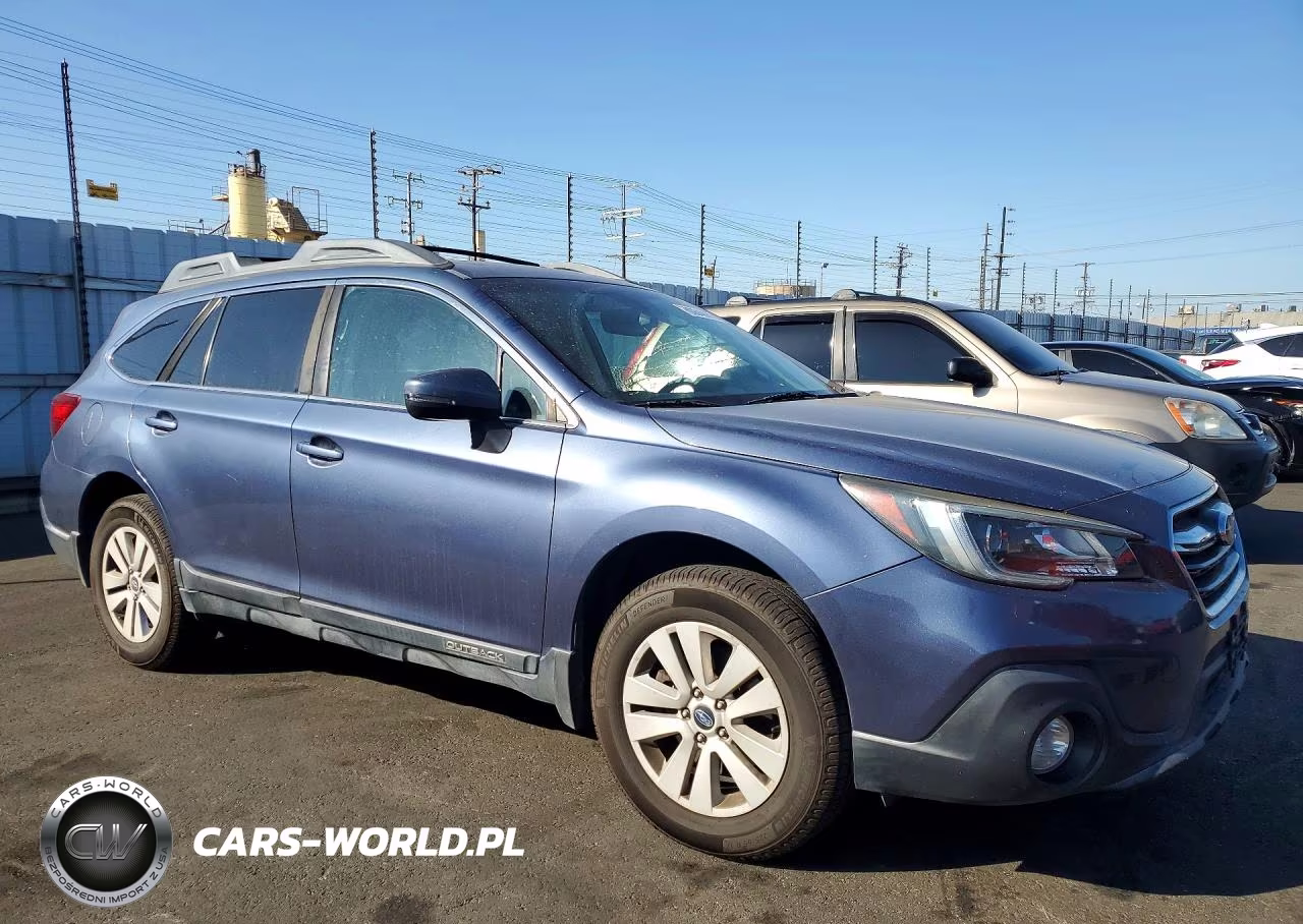 2018 Subaru Outback 2.5I Premium VIN:4S4BSAHC4J3303561 - 4