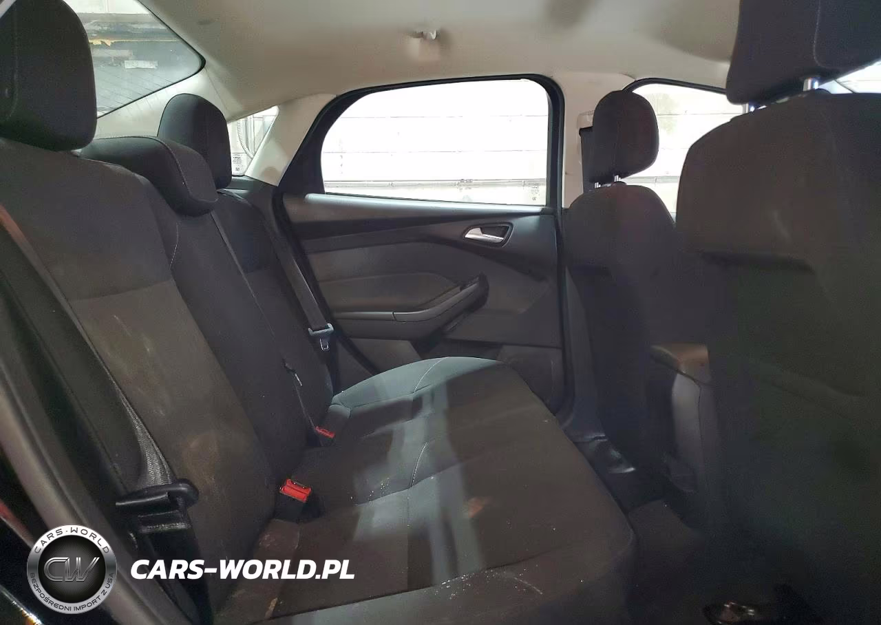 2018 Ford Focus Se VIN:1FADP3F29JL211341 - 10
