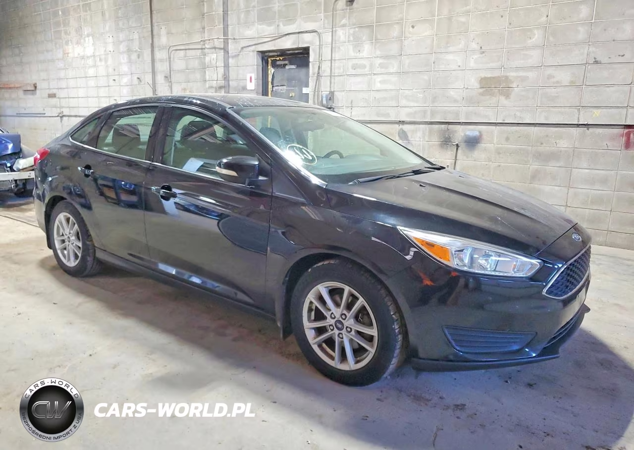 2018 Ford Focus Se VIN:1FADP3F29JL211341 - 4