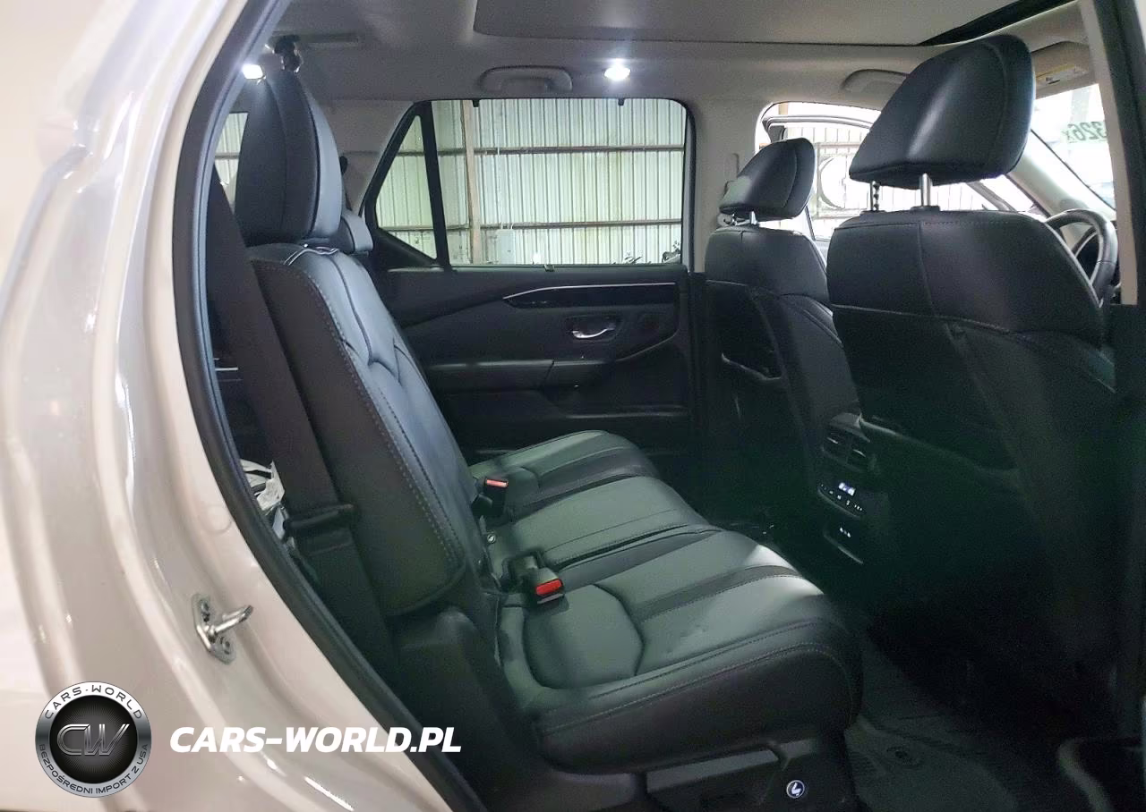 2025 Honda Pilot Touring VIN:5FNYG2H78SB034302 - 10
