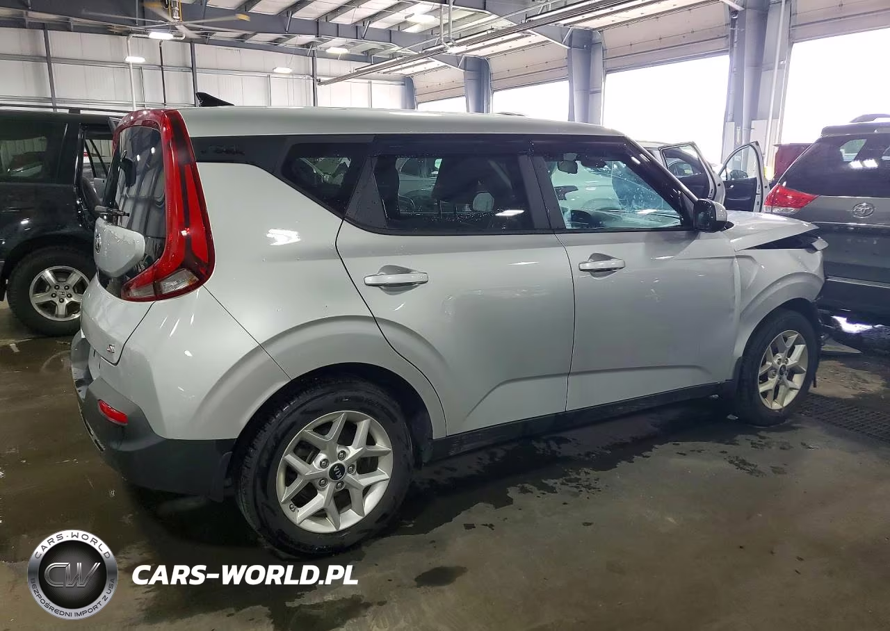 2020 Kia Soul S VIN:KNDJ23AU5L7715918 - 3