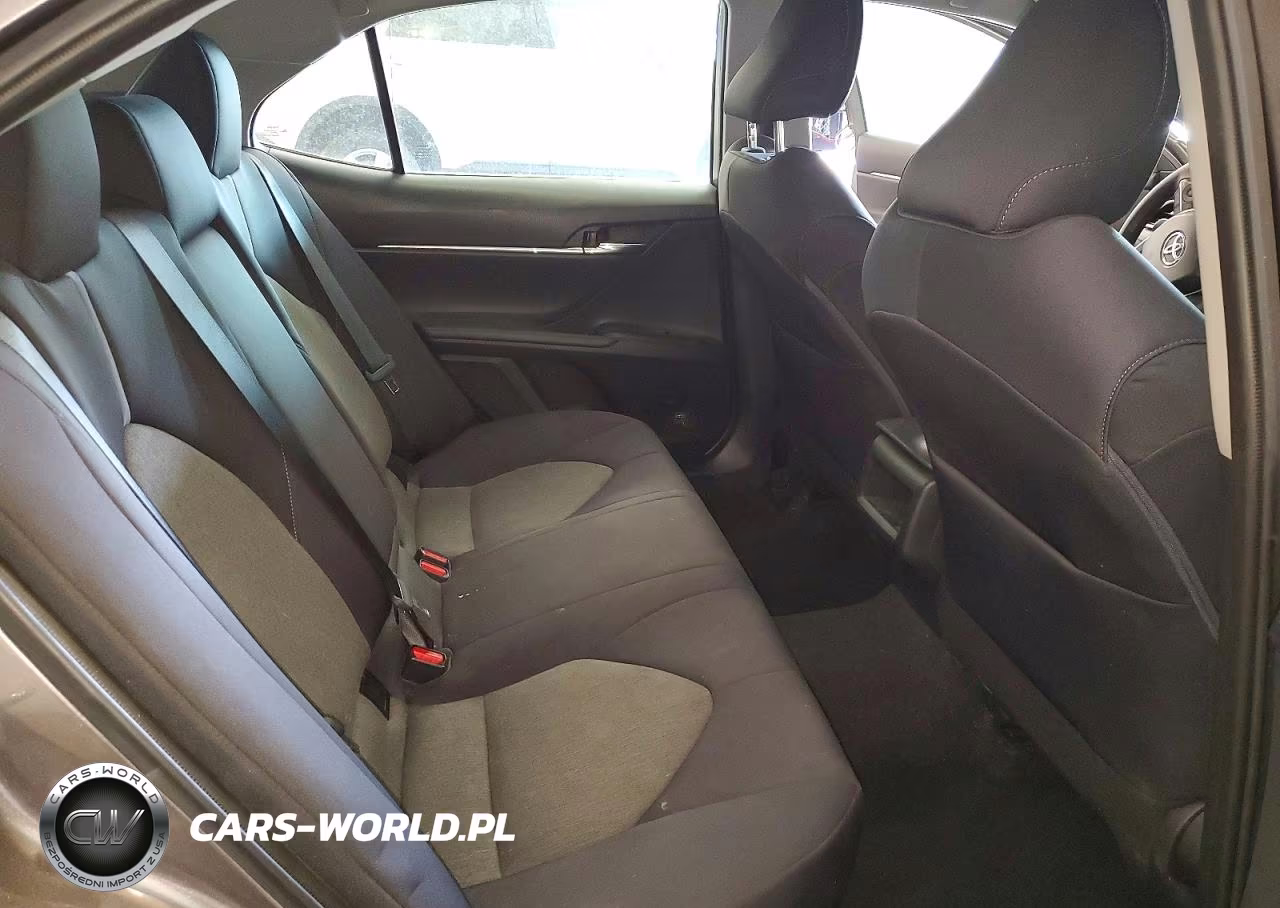 2022 Toyota Camry Le VIN:4T1C11AK5NU637588 - 10