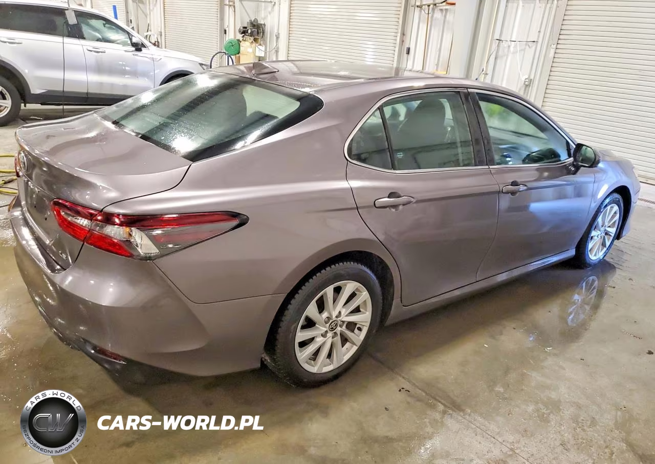2022 Toyota Camry Le VIN:4T1C11AK5NU637588 - 3