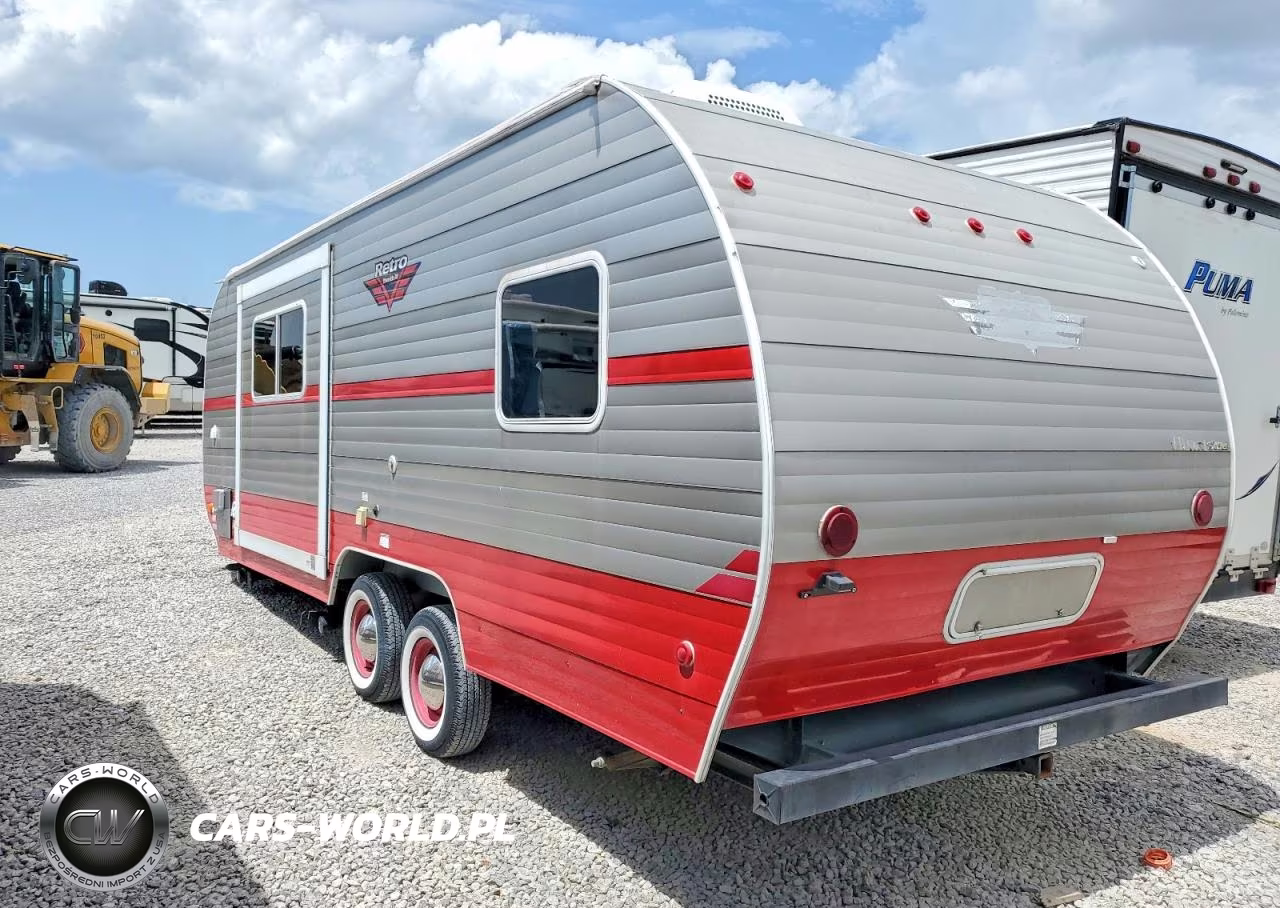 2017 Riverside Retro Camper VIN:59CCC342XHL003949 - 3
