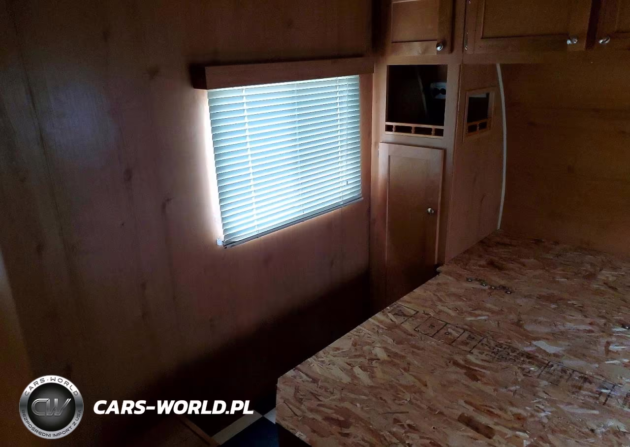 2017 Riverside Retro Camper VIN:59CCC342XHL003949 - 6