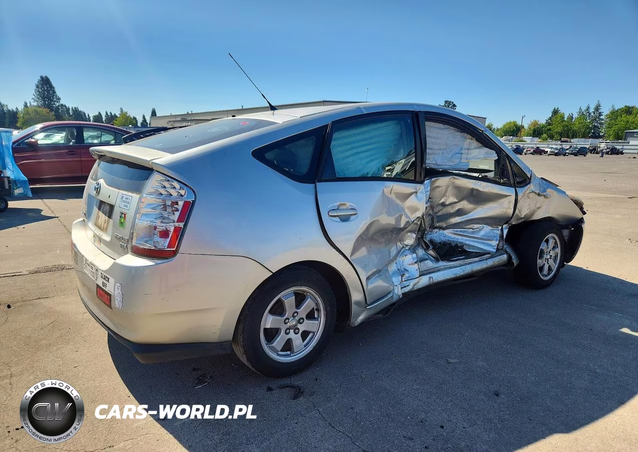 2004 Toyota Prius Base VIN:JTDKB20UX40116071 - 3
