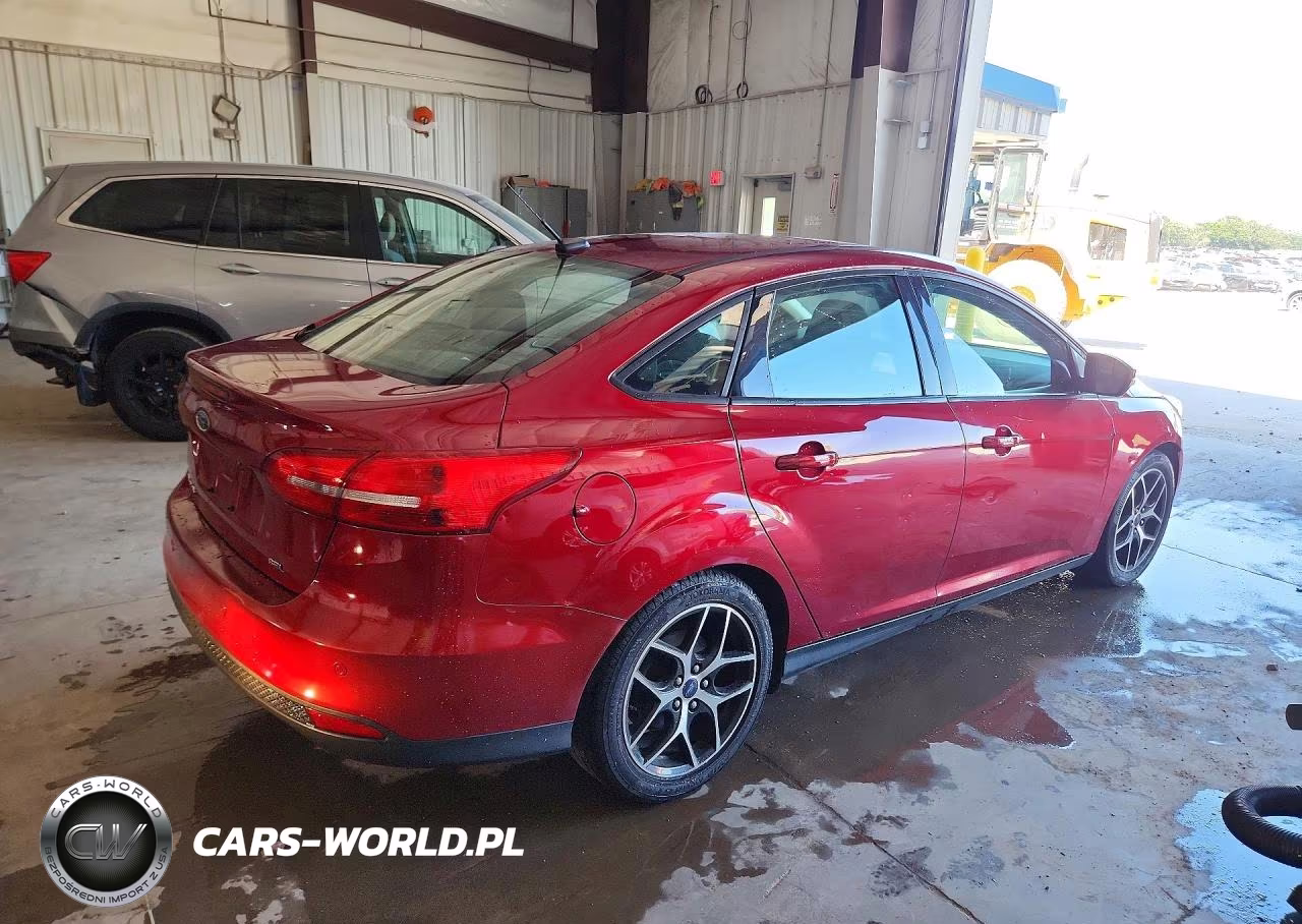 2017 Ford Focus Sel VIN:1FADP3H29HL302391 - 3