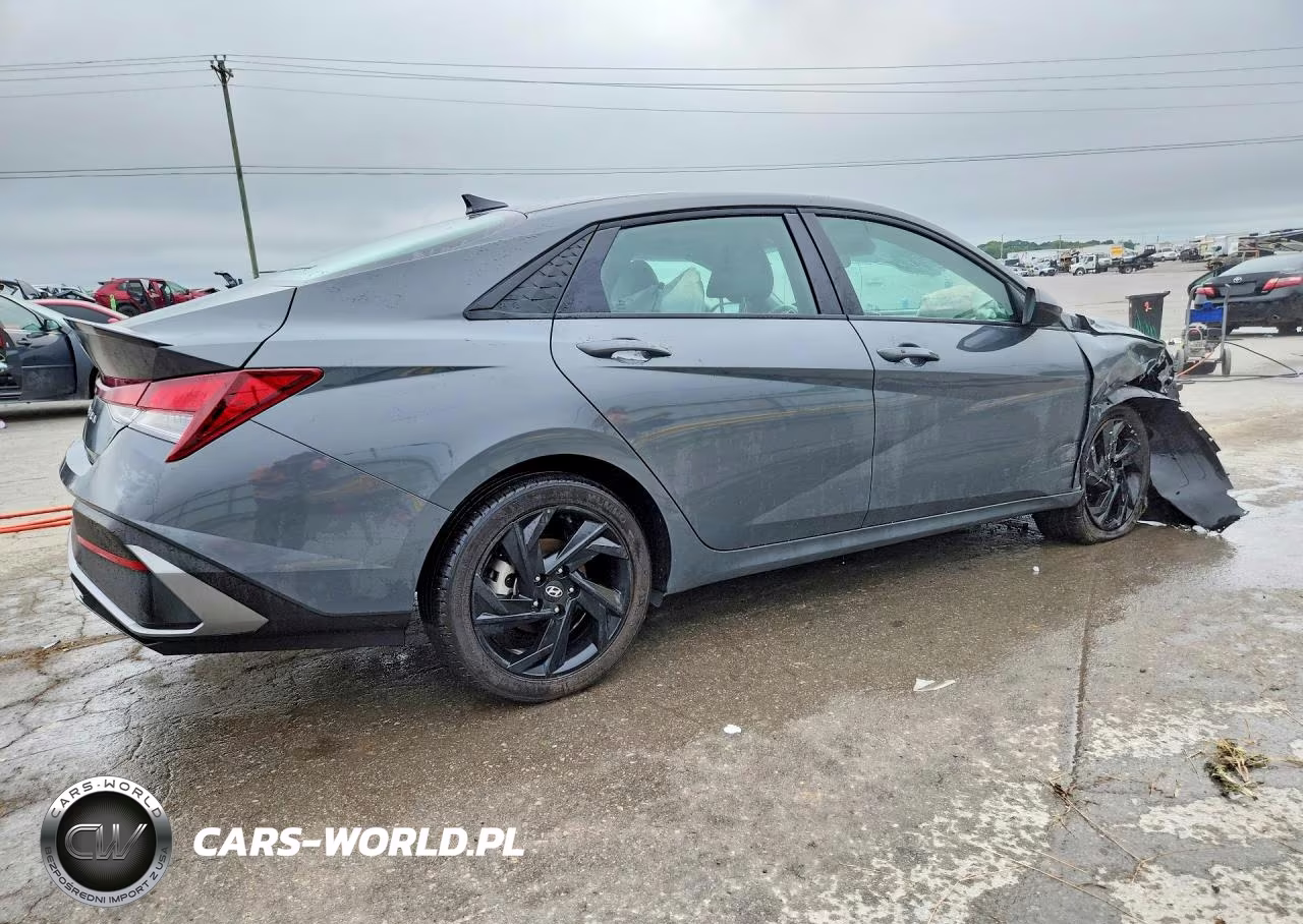 2026 Hyundai Elantra Sel Sport VIN:KMHLM4DG9TU125846 - 3