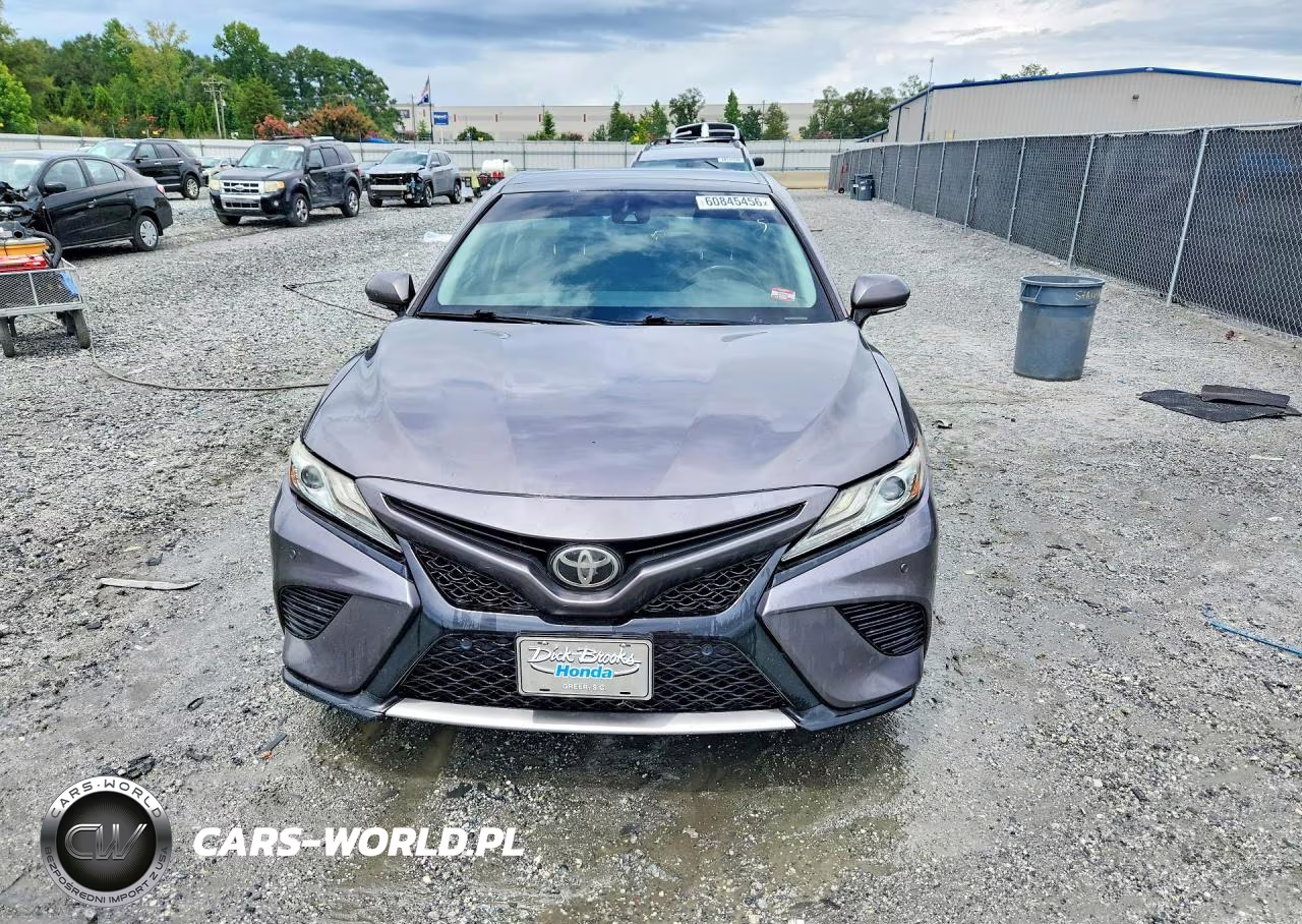 2018 Toyota Camry Xse VIN:4T1B61HK2JU010344 - 5