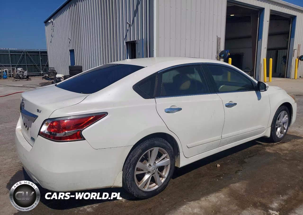 2014 Nissan Altima 2.5 VIN:1N4AL3AP7EC112072 - 3