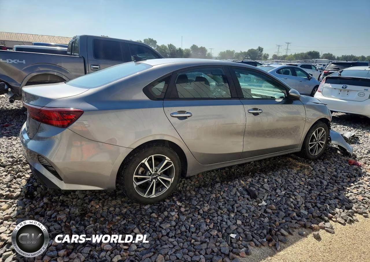 2022 Kia Forte Lxs VIN:3KPF24AD1NE436500 - 3