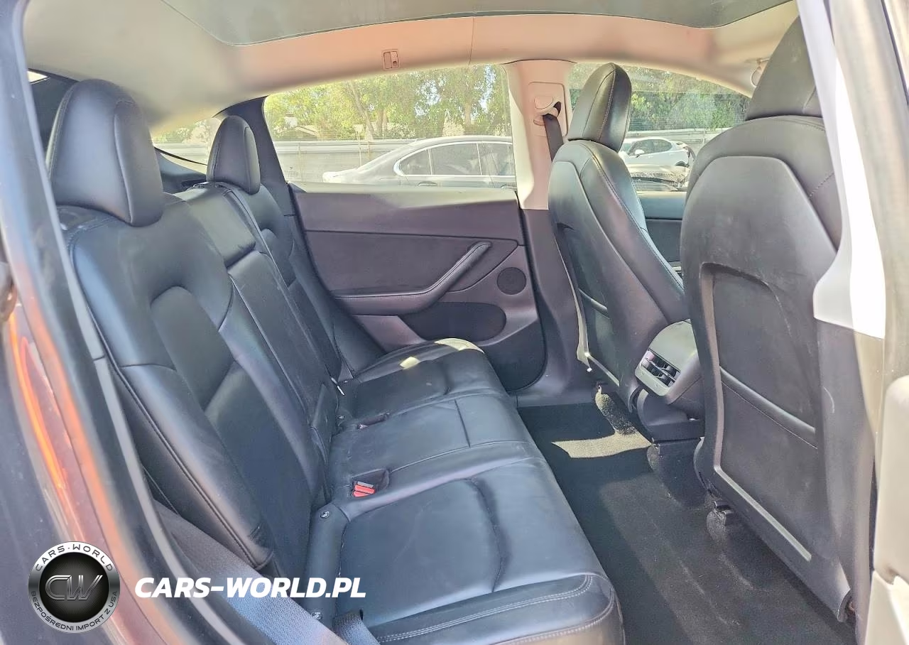 2021 Tesla Model Y VIN:5YJYGDED8MF124395 - 11
