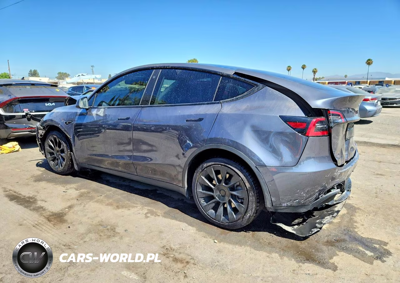 2021 Tesla Model Y VIN:5YJYGDED8MF124395 - 2