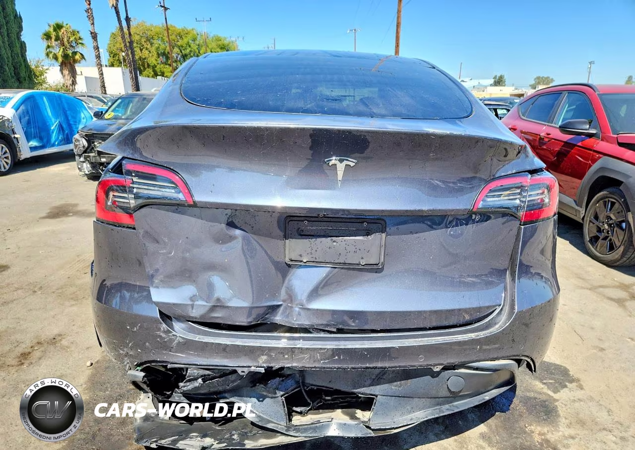 2021 Tesla Model Y VIN:5YJYGDED8MF124395 - 6