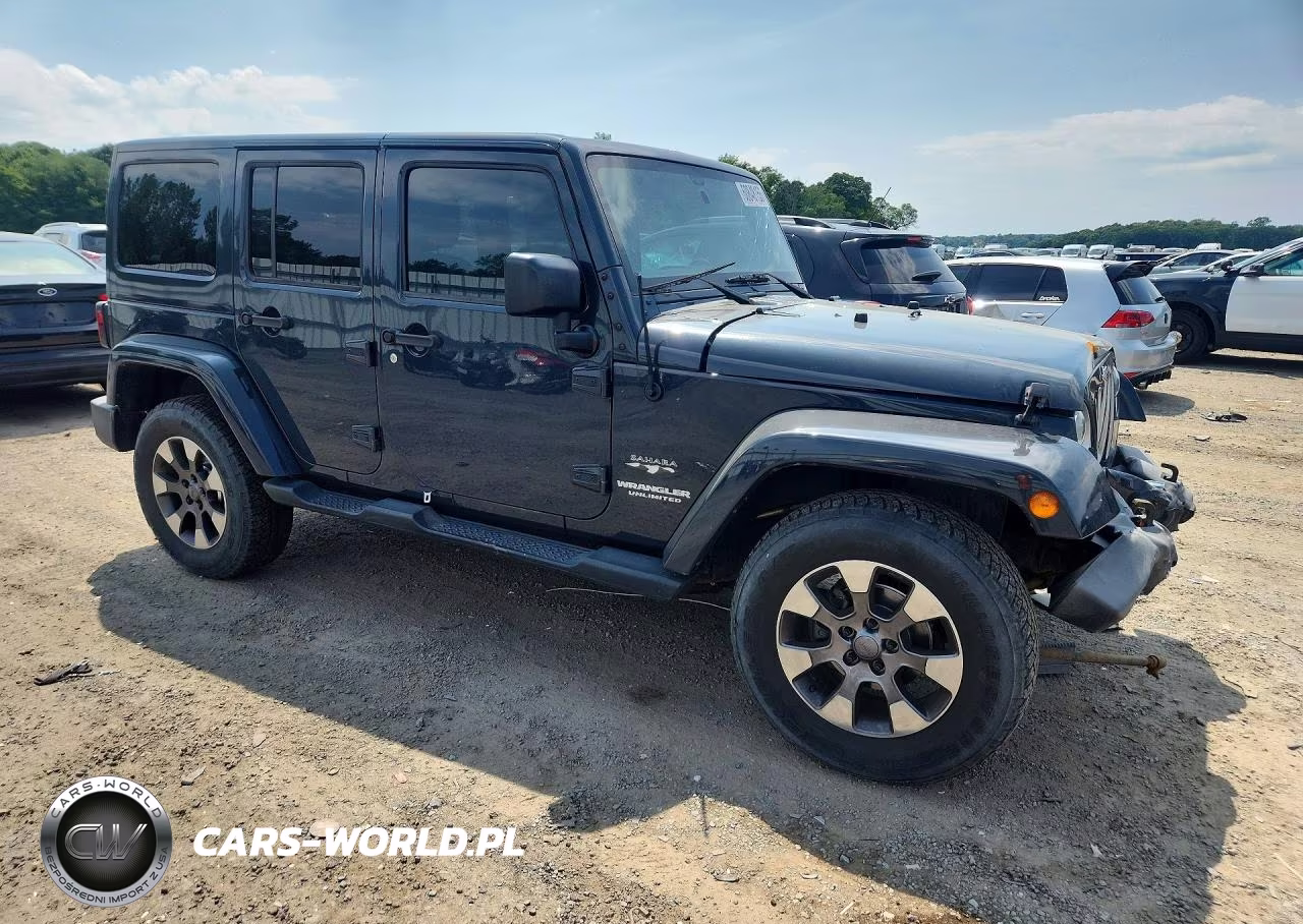 2017 Jeep Wrangler Unlimited Sahara VIN:1C4BJWEG2HL567951 - 4