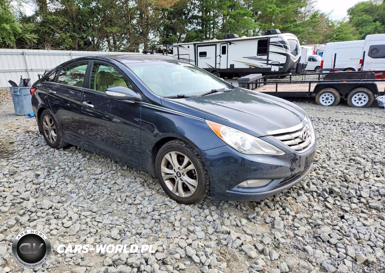2011 Hyundai Sonata VIN:5NPEC4AC3BH306337 - 4