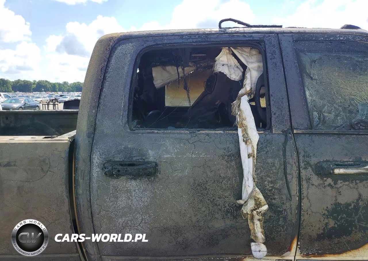 2020 Ram 3500 Limited VIN:3C63R3RL8LG236310 - 10