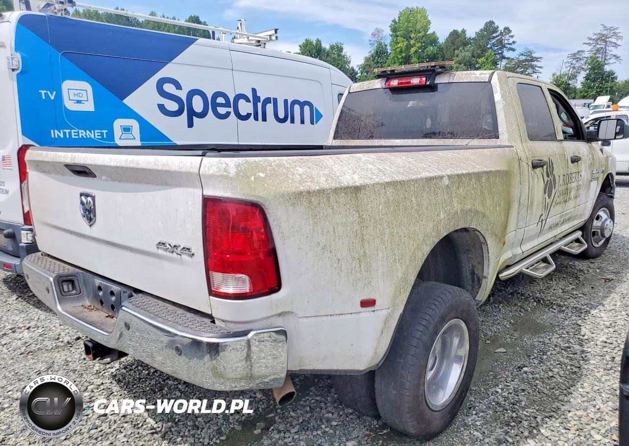 2018 Ram 3500 St VIN:3C63RRGJ1JG139032 - 3