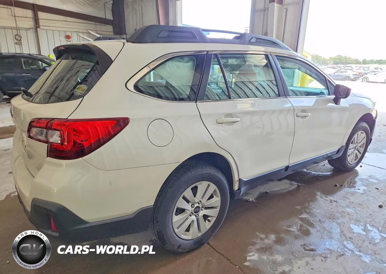 2019 Subaru Outback 2.5I VIN:4S4BSABC4K3340913 - 3