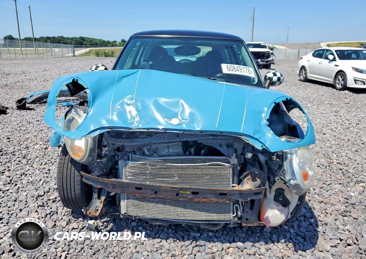 2008 Mini Cooper VIN:WMWMF33528TT61424 - 5