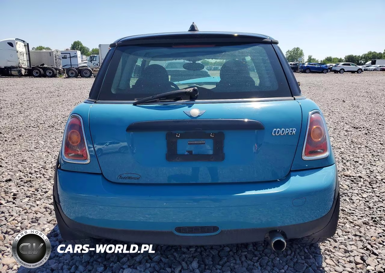 2008 Mini Cooper VIN:WMWMF33528TT61424 - 6