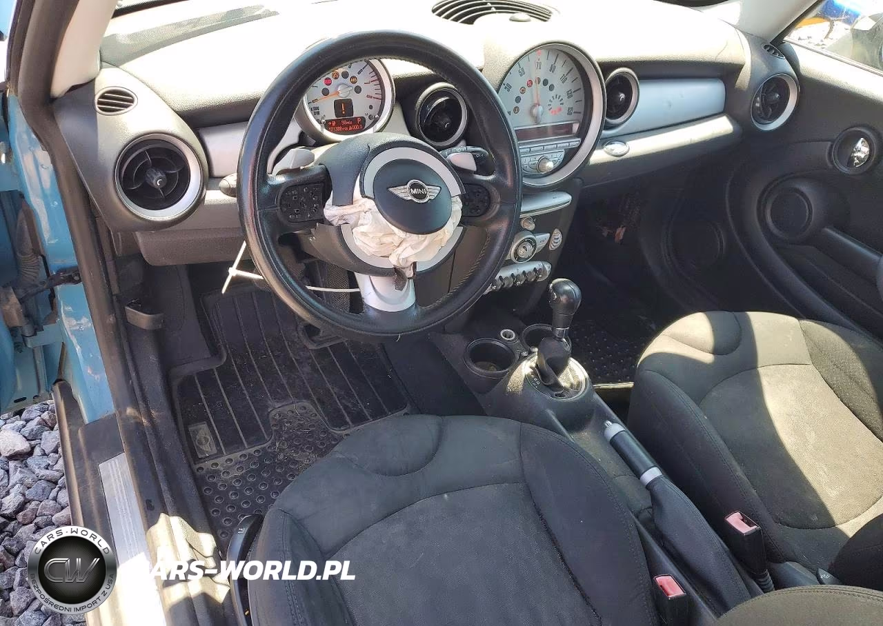2008 Mini Cooper VIN:WMWMF33528TT61424 - 8