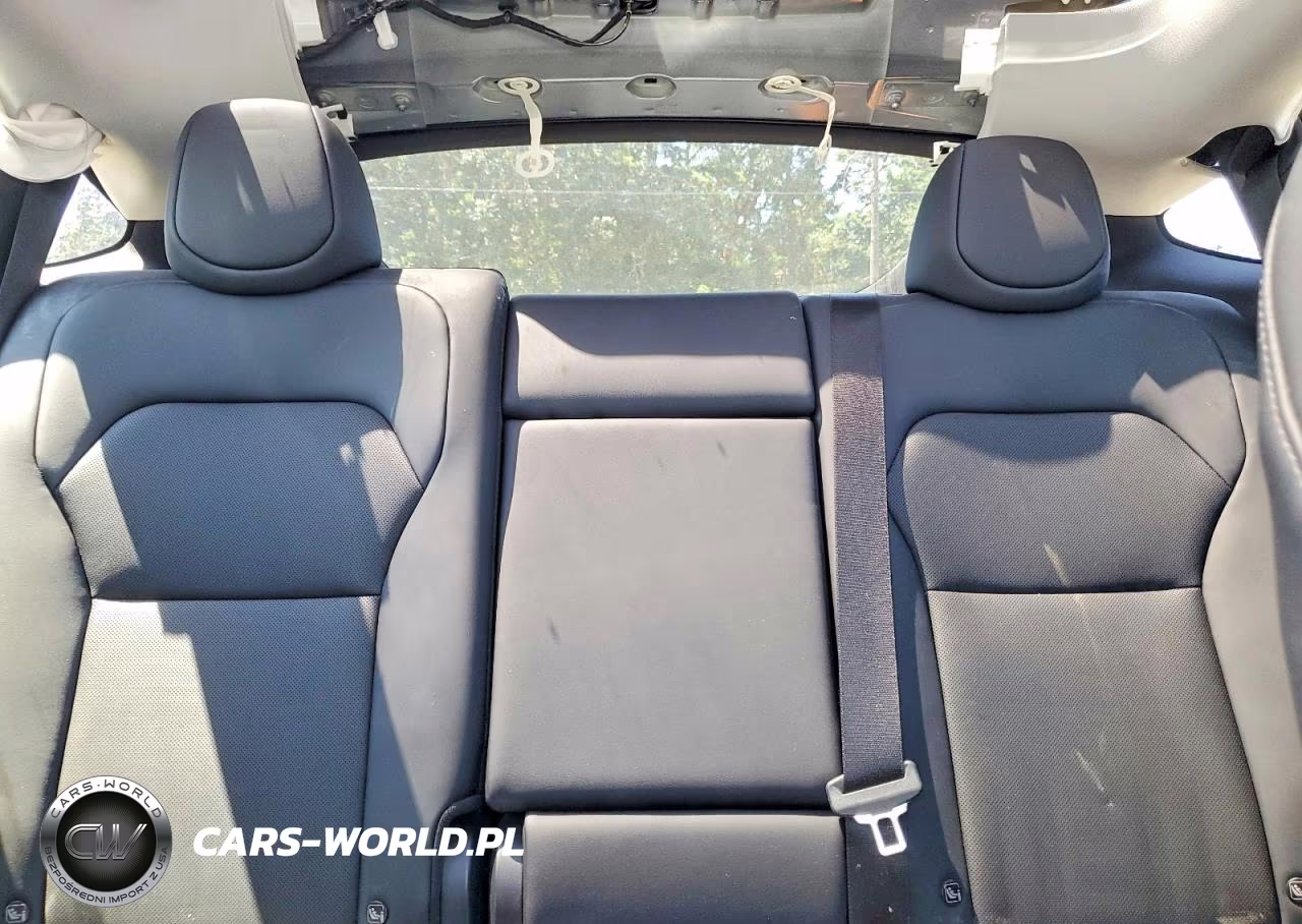 2026 Tesla Model Y VIN:7SAYGDEEXTF358855 - 10