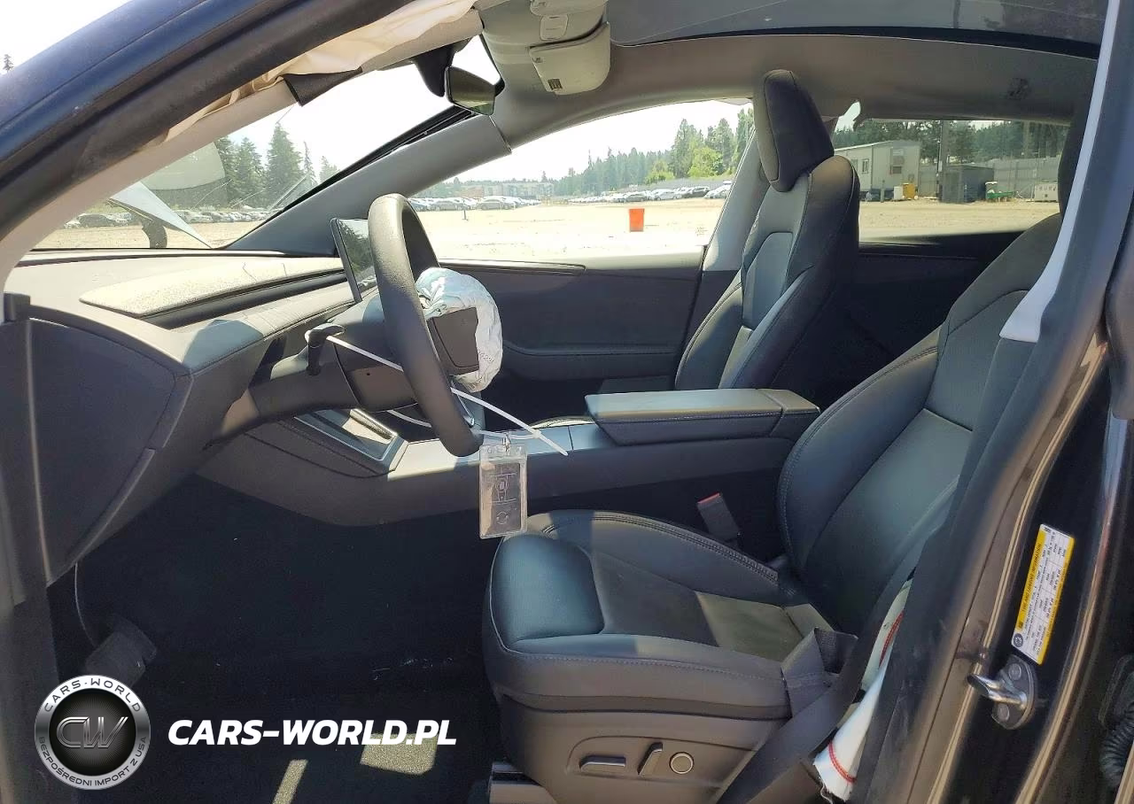 2026 Tesla Model Y VIN:7SAYGDEEXTF358855 - 7
