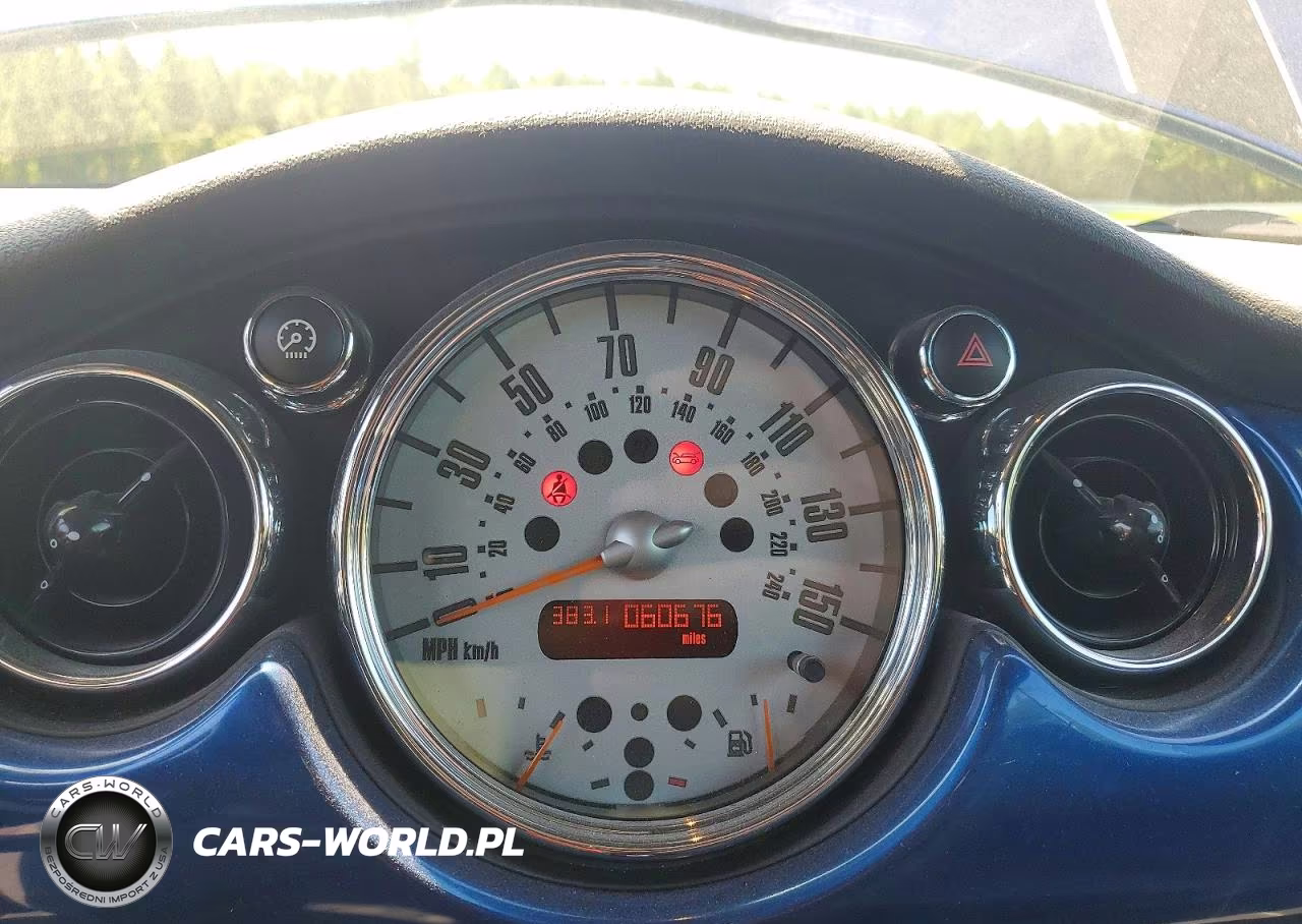 2005 Mini Cooper S VIN:WMWRH33415TF80638 - 9