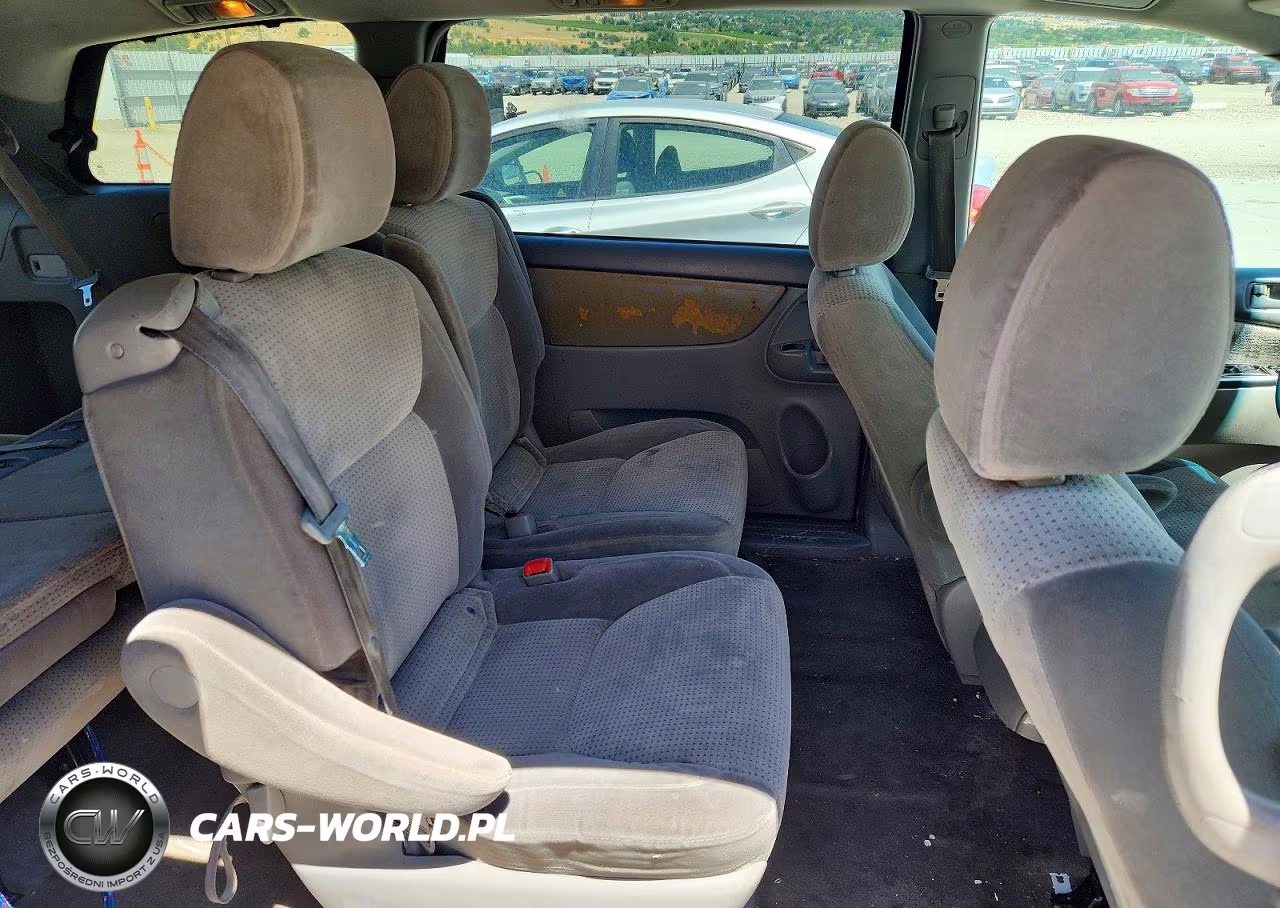 2010 Toyota Sienna Le 7-Passenger VIN:5TDKK4CC3AS323280 - 10