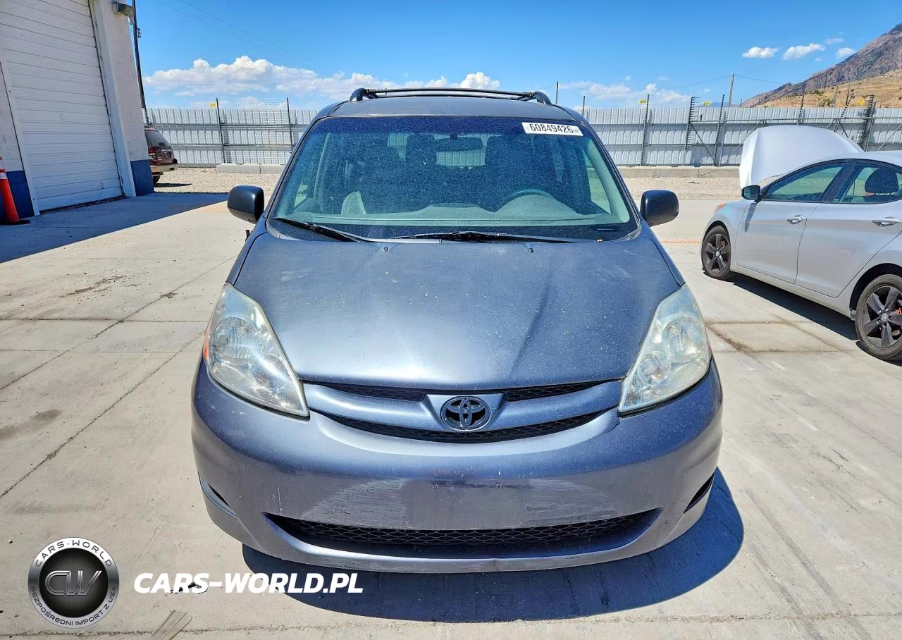 2010 Toyota Sienna Le 7-Passenger VIN:5TDKK4CC3AS323280 - 5