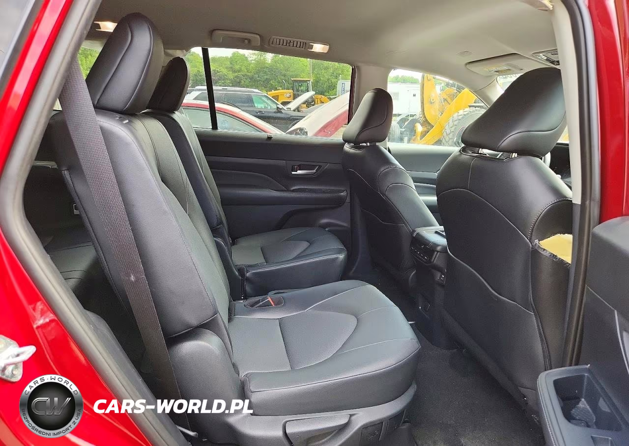 2024 Toyota Grand Highlander Xle VIN:5TDAAAB55RS056915 - 11