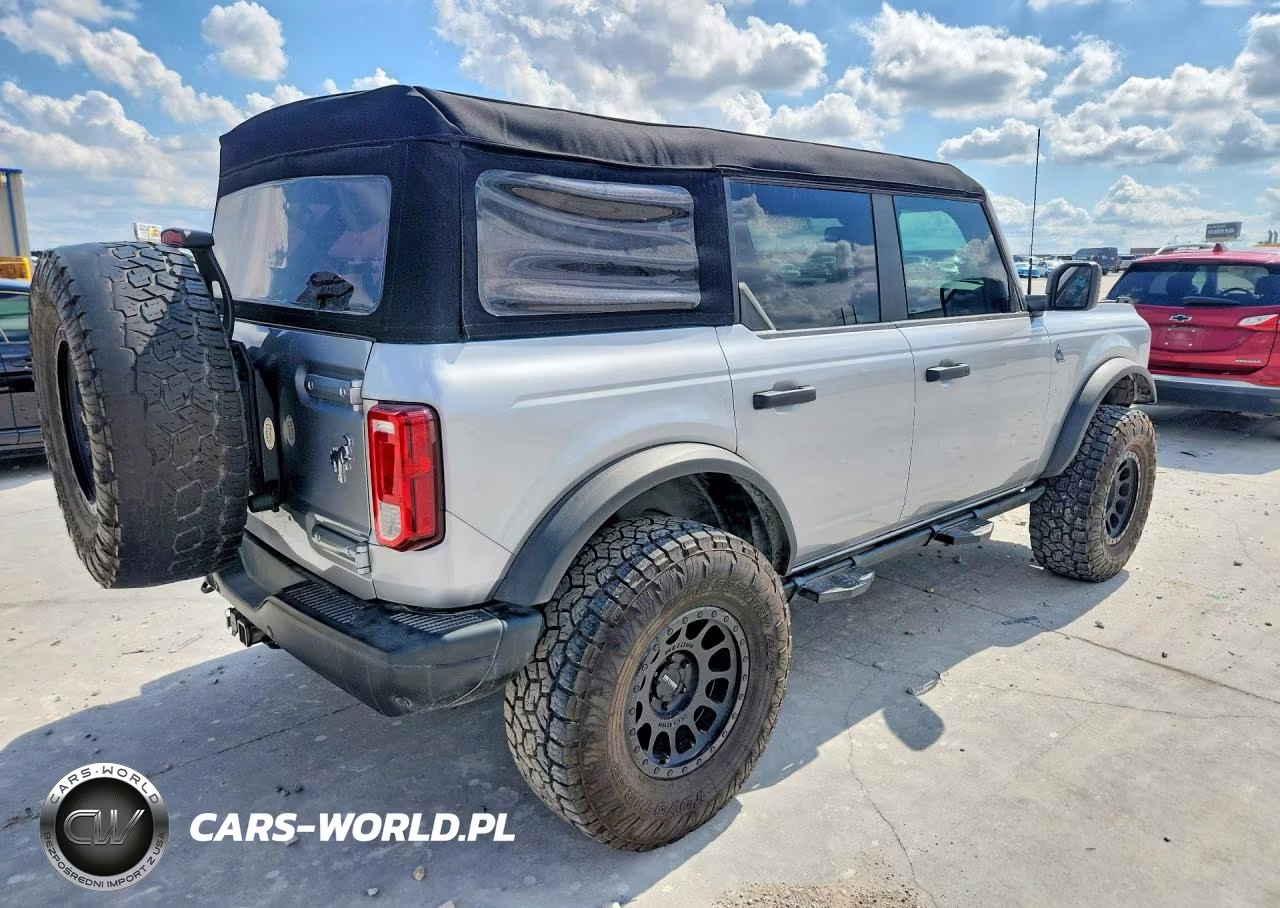 2023 Ford Bronco Base VIN:1FMDE5BH6PLB10378 - 3