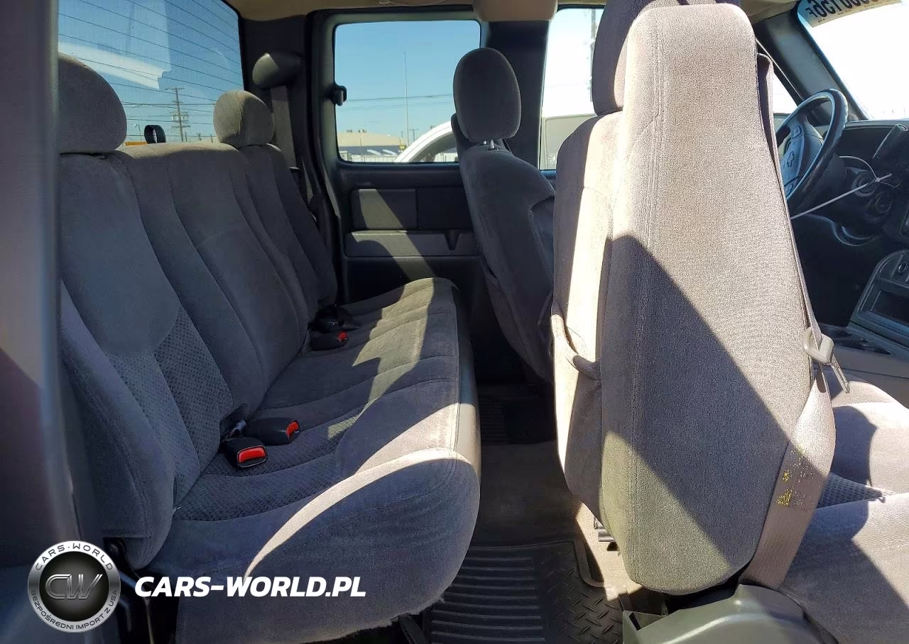2005 Chevrolet Silverado C1500 VIN:2GCEC19N851367449 - 10