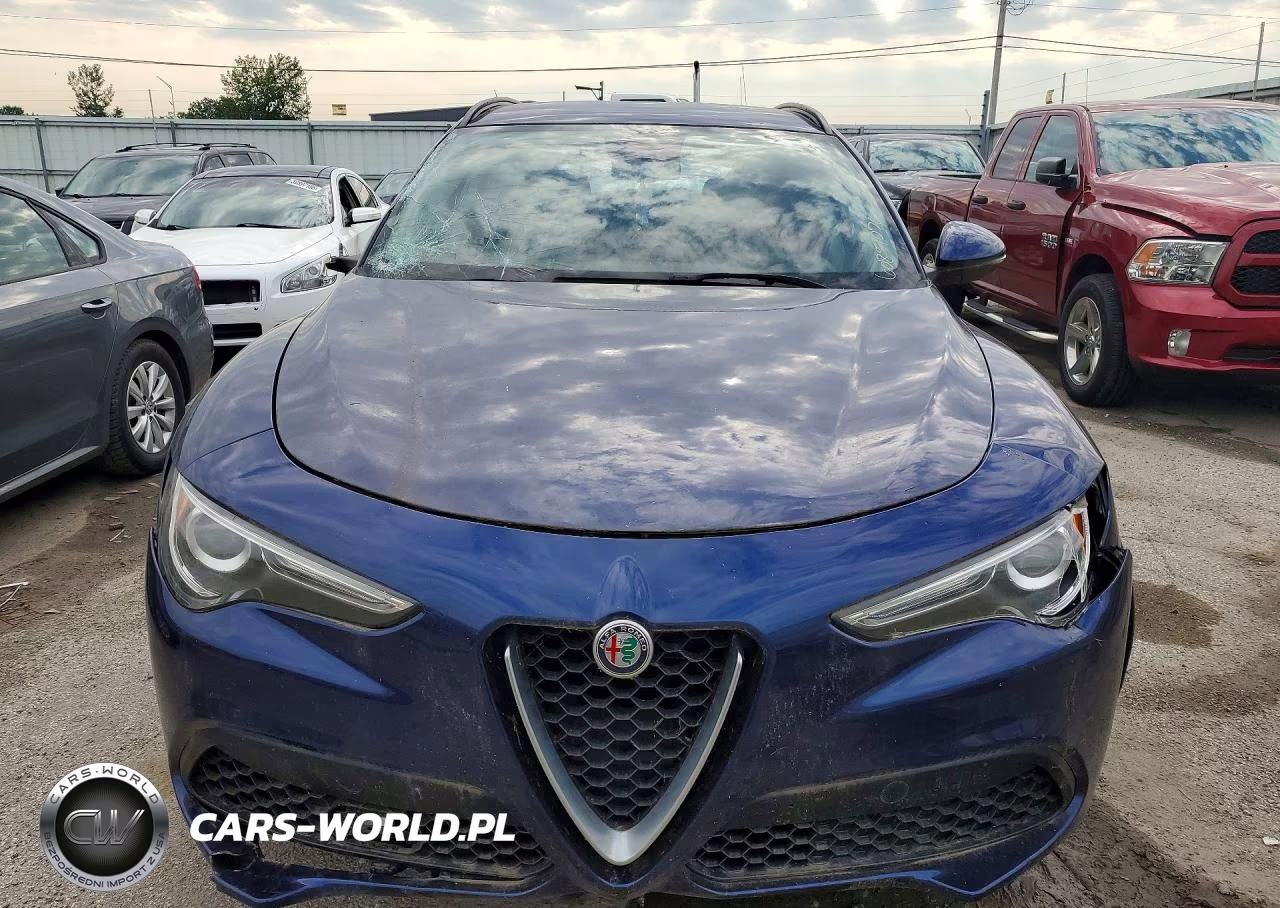 2018 Alfa Romeo Stelvio Sport VIN:ZASFAKPN1J7B58609 - 5