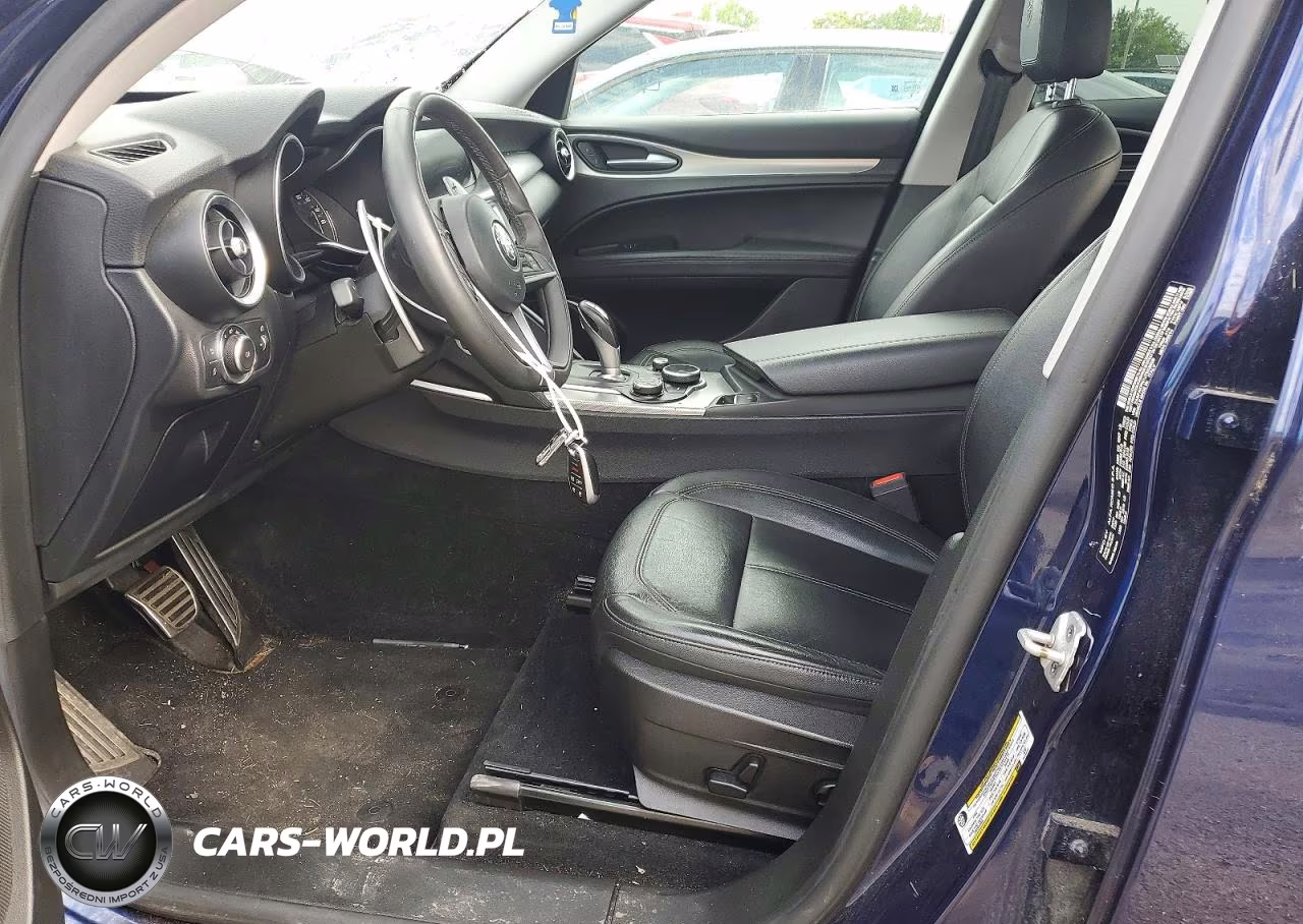 2018 Alfa Romeo Stelvio Sport VIN:ZASFAKPN1J7B58609 - 7