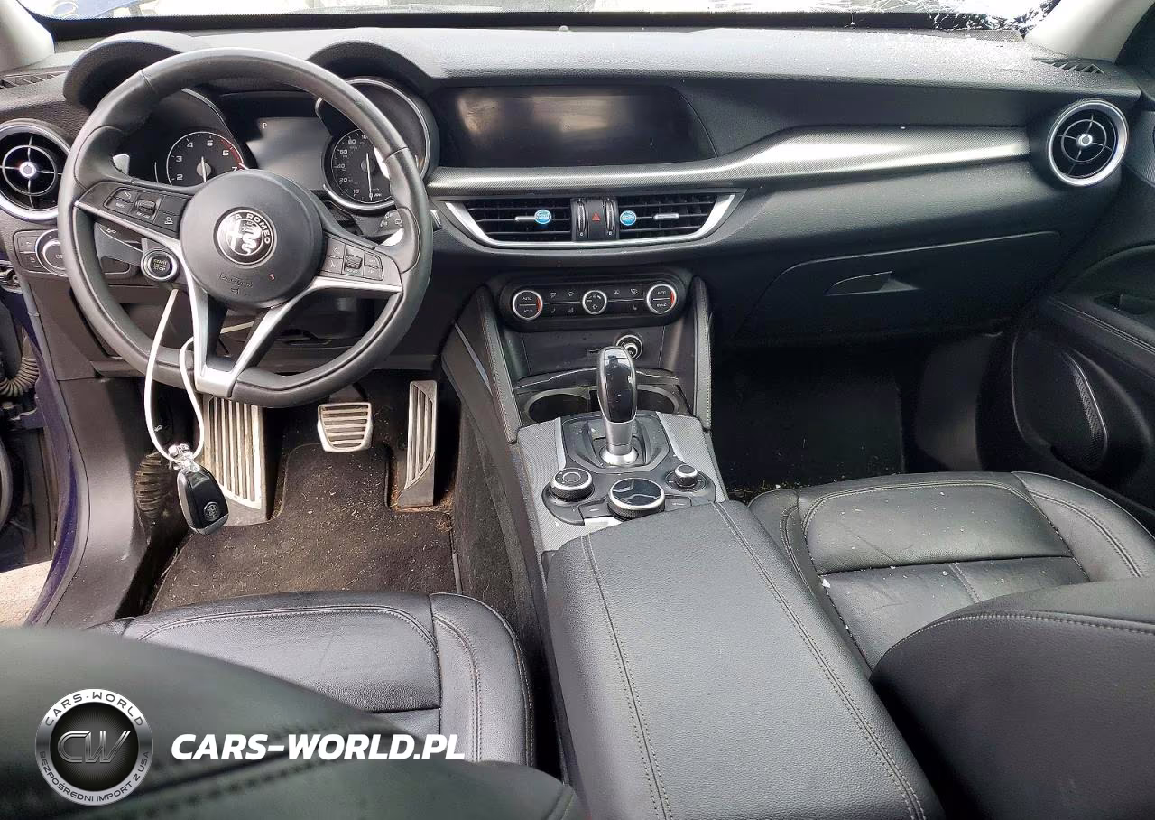 2018 Alfa Romeo Stelvio Sport VIN:ZASFAKPN1J7B58609 - 8