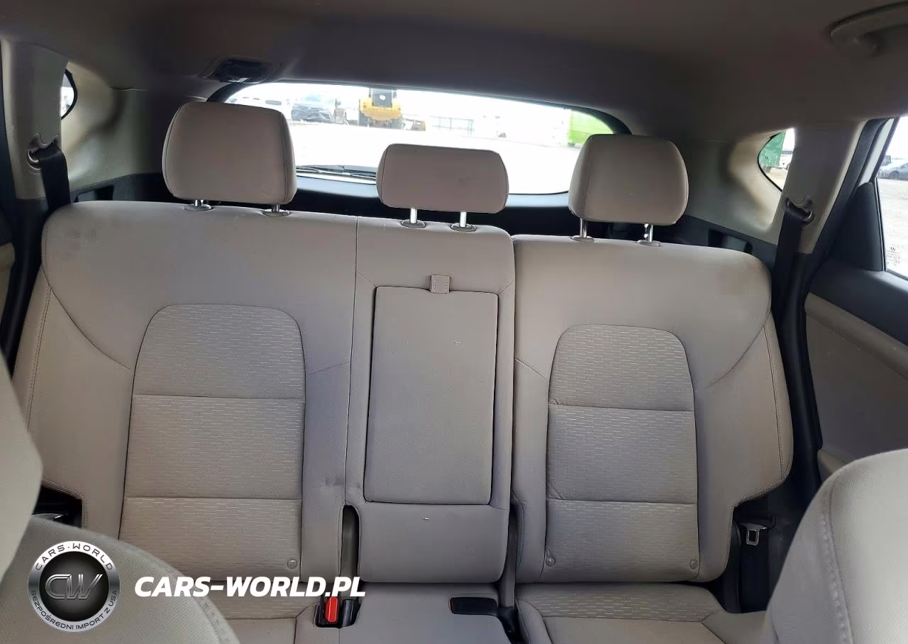 2019 Hyundai Tucson Value VIN:KM8J33A45KU044095 - 10
