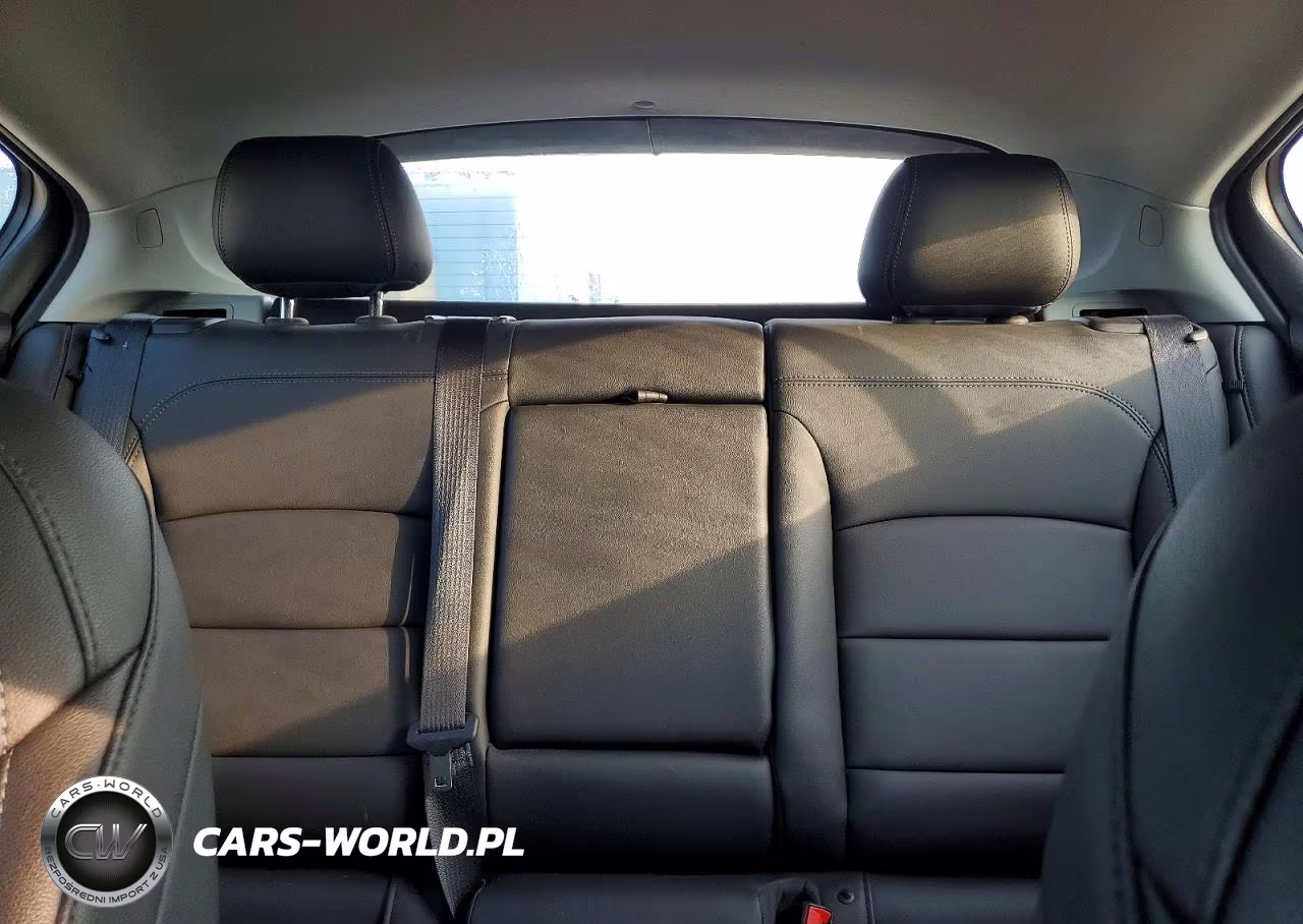2019 Chevrolet Cruze Premier VIN:3G1BF6SM0KS563936 - 10