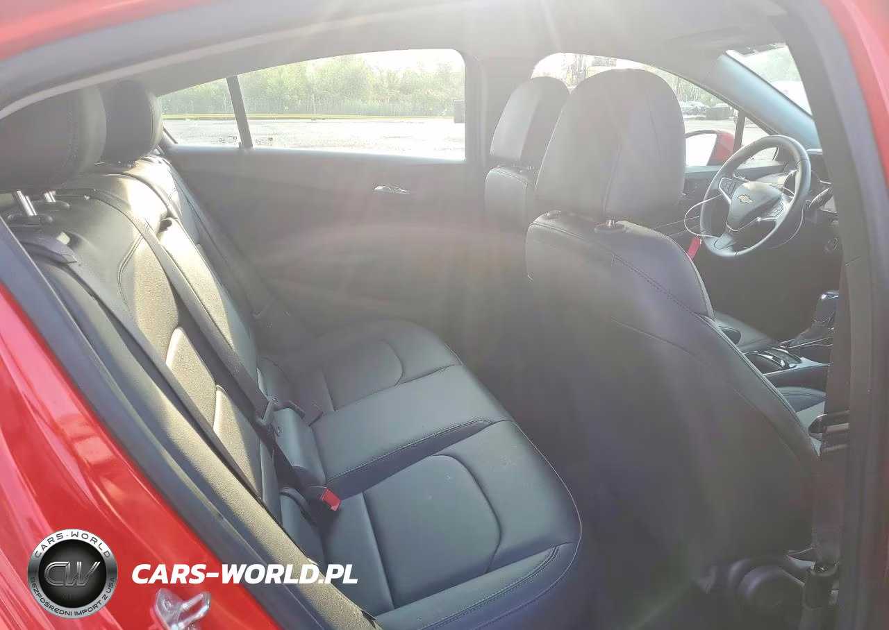 2019 Chevrolet Cruze Premier VIN:3G1BF6SM0KS563936 - 11
