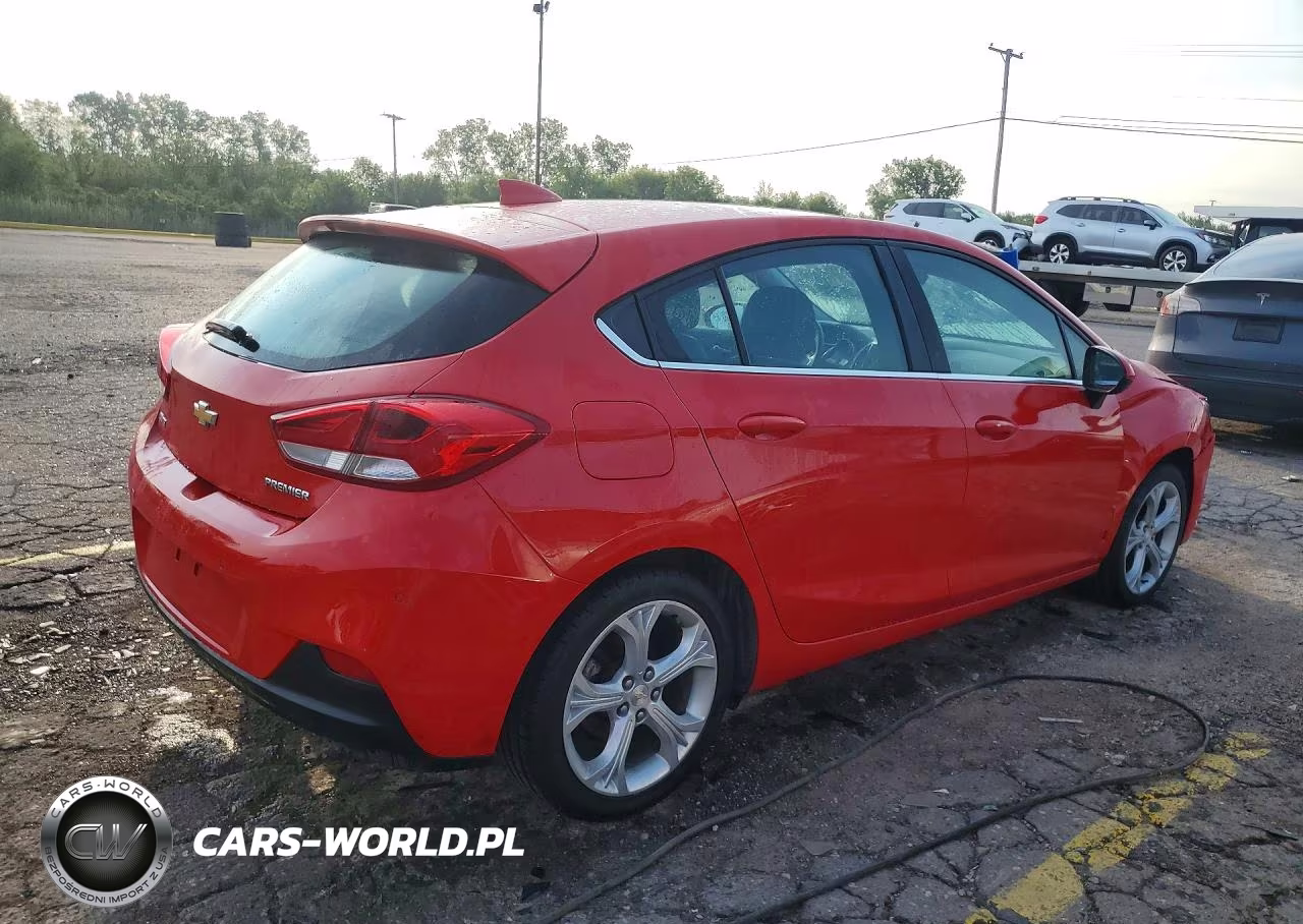 2019 Chevrolet Cruze Premier VIN:3G1BF6SM0KS563936 - 3