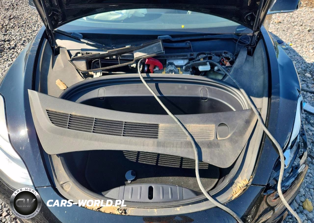 2018 Tesla Model 3 VIN:5YJ3E1EB9JF127881 - 11