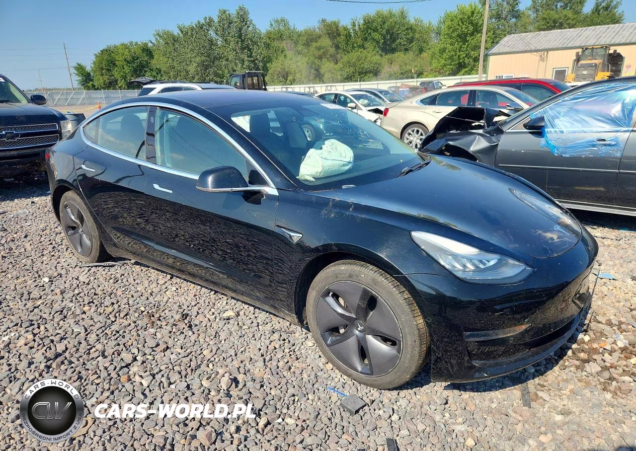 2018 Tesla Model 3 VIN:5YJ3E1EB9JF127881 - 4