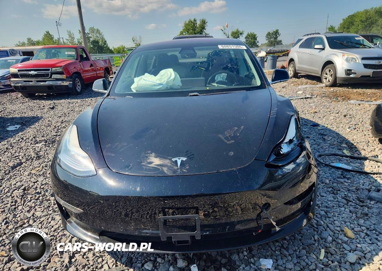 2018 Tesla Model 3 VIN:5YJ3E1EB9JF127881 - 5