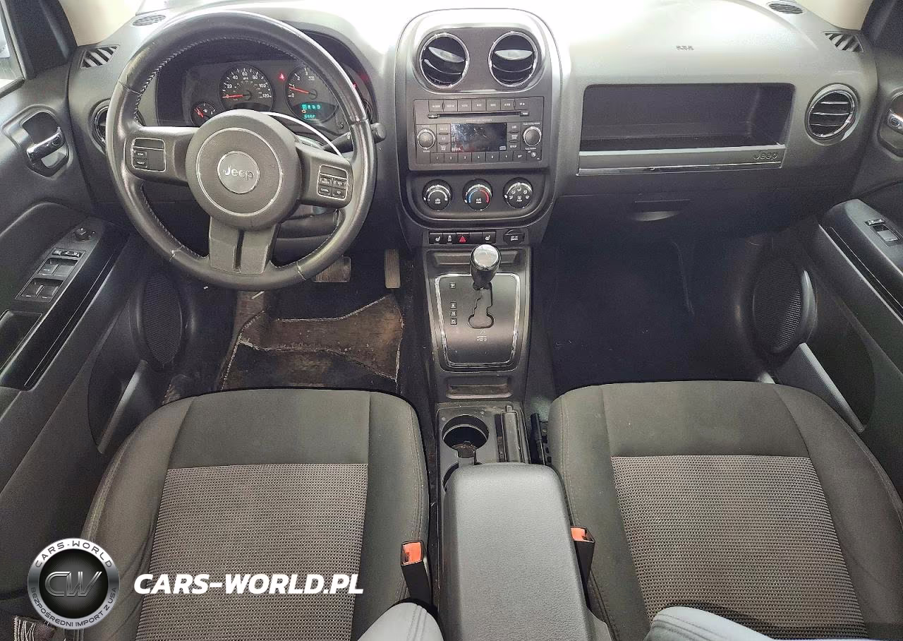 2013 Jeep Compass Latitude VIN:1C4NJDEB0DD114731 - 8