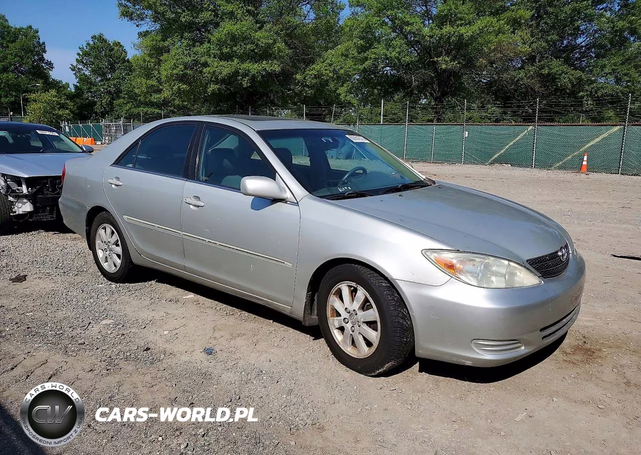 2002 Toyota Camry Xle V6 VIN:4T1BF30K42U010578 - 4